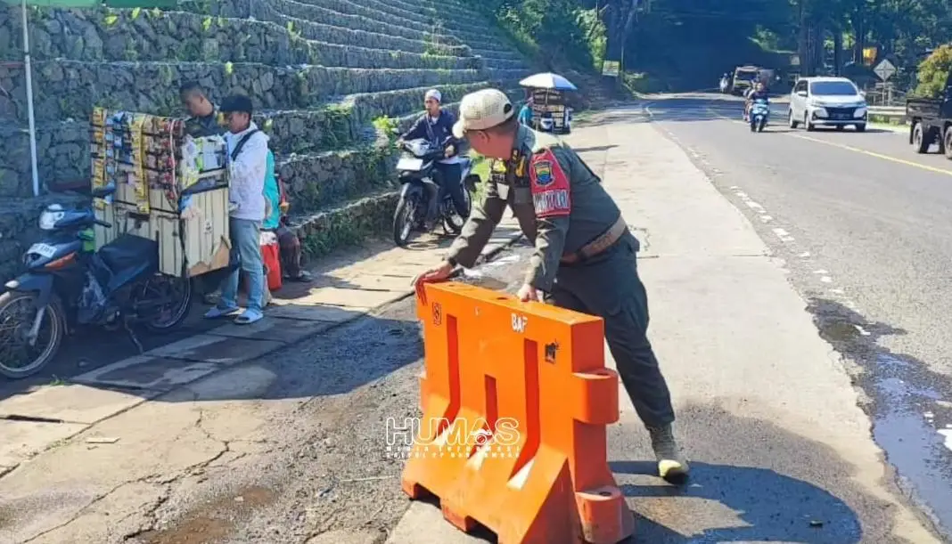 Pemkab Cianjur Tertibkan PKL di Kawasan Eks Longsor Gempa Cugenang dan Puncak Pass