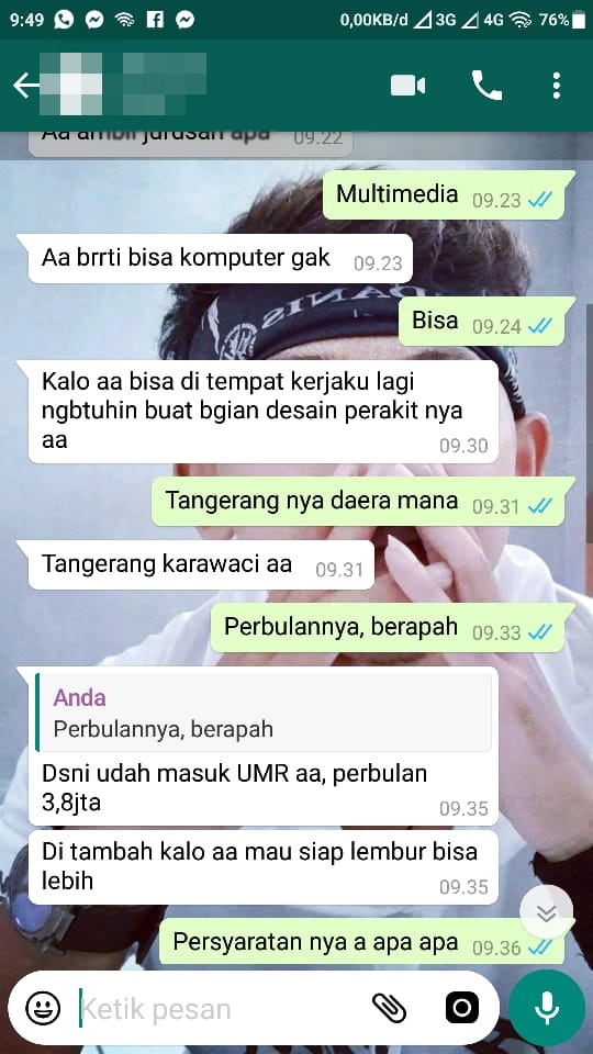 Tangkapan layar percakapan seseorang yang tiba-tiba menawarkan kerja.