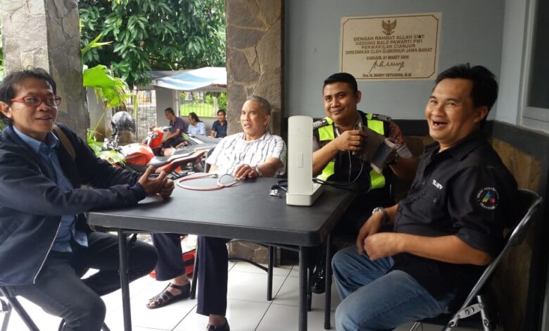 Kapolres Cianjur AKBP Soliyah memberikan perhatiannya kepada para awak media, yang satu minggu terakhir disibukan dengan peliputan pemilu 2019.