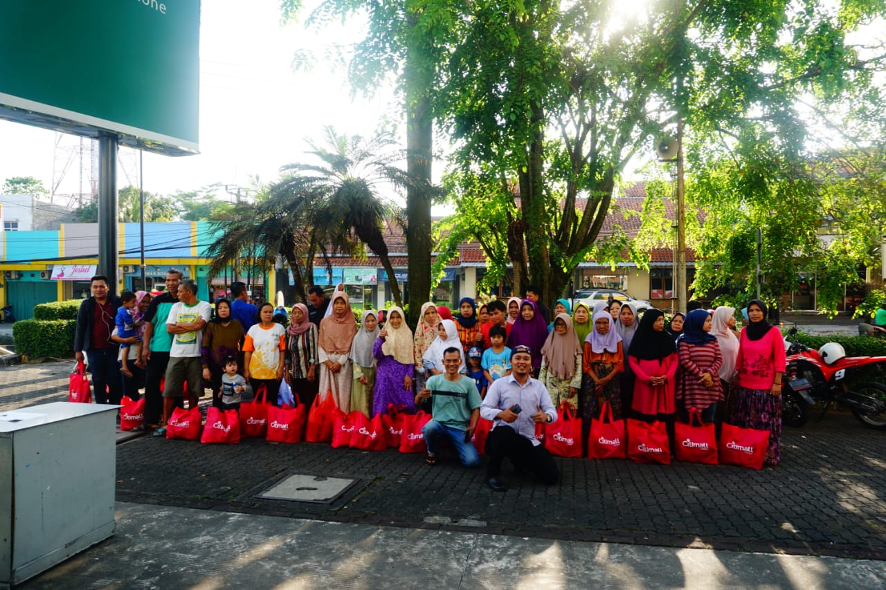 Citimall Cianjur Bagikan 30 Paket Sembako