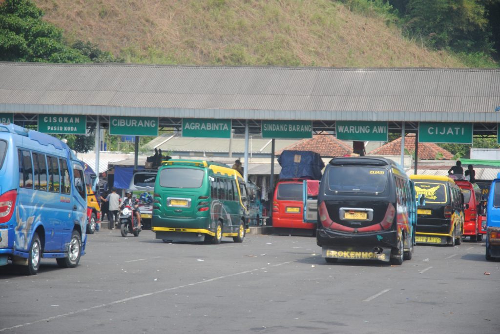 Sepi Penumpang, Sopir Elf Kidulan Ngetem Sampai Dua Hari