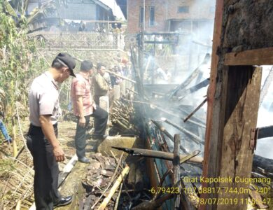 Kebakaran Diduga Akibat Tungku, Dua Rumah di Cijedil Hangus