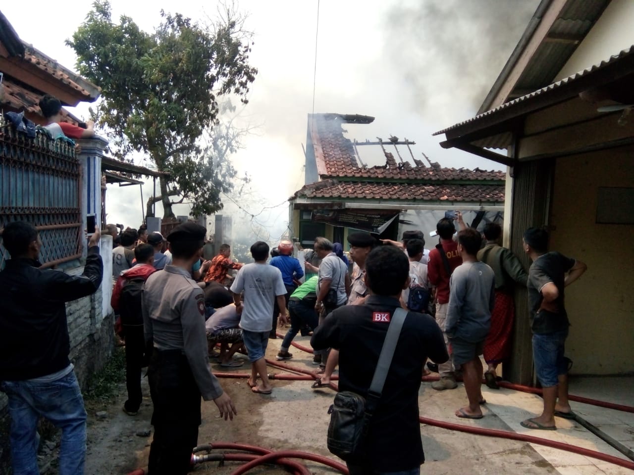 Pabrik Ijuk di Nagrak Cianjur Terbakar Hebat