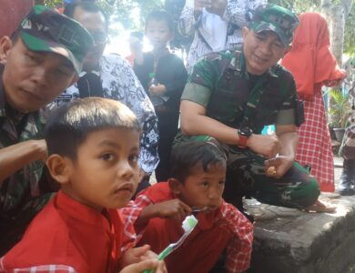 Peringati HUT TNI Ke 74, Kodim 0608 Cianjur Gelar Bakti Sosial