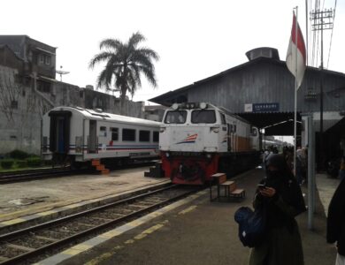 Cara Mendapatkan Tiket Kereta Api, Beli tiket Kereta ApiHarga tiket Kereta Api, Cara pesan tiket Kereta Api Lokal, KAI Access tiketCara beli tiket kereta api di Indomaret, Batas waktu pembelian tiket kereta api di stasiun, Cara beli tiket kereta api offline 2022, Apakah bisa beli tiket kereta api langsung di stasiun 2022,