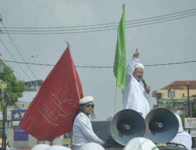 Tuntut Sukmawati, Massa Gelar Unjuk Rasa di Tugu Gentur Cianjur