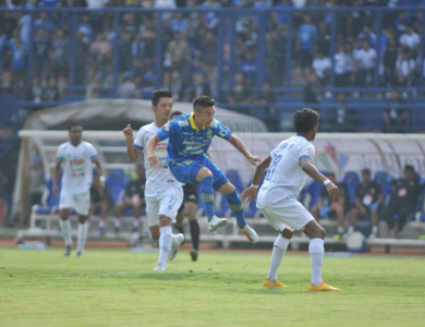 Persib Bandung Lumat Habis Arema FC 3-0
