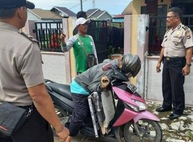 Dikira Tidur, Pria ini Ternyata Meninggal di Atas Motor. Foto: Tribunnews