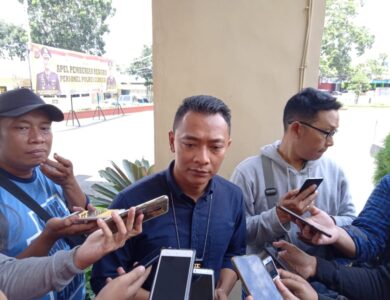 Pura-pura Bertamu, Gak Tahunya Maling