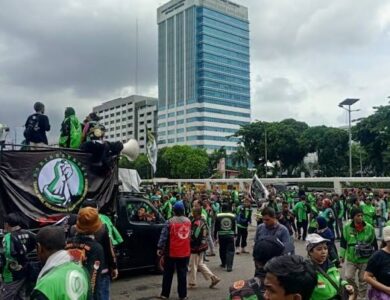 Demo driver ojol di Jakarta. Foto: republika/arif satrio
