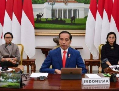 Presiden RI Joko Widodo mengumumkan pembebasan dan diskon tarif listrik untuk masyarakat.