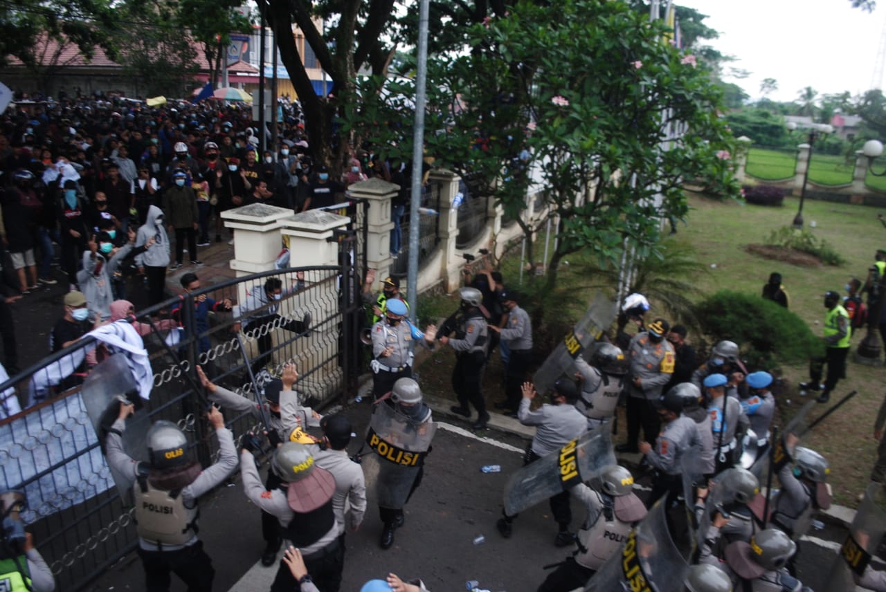 Terungkap! Ini Alasan Anak STM Selalu Rusuh Saat Unjuk Rasa