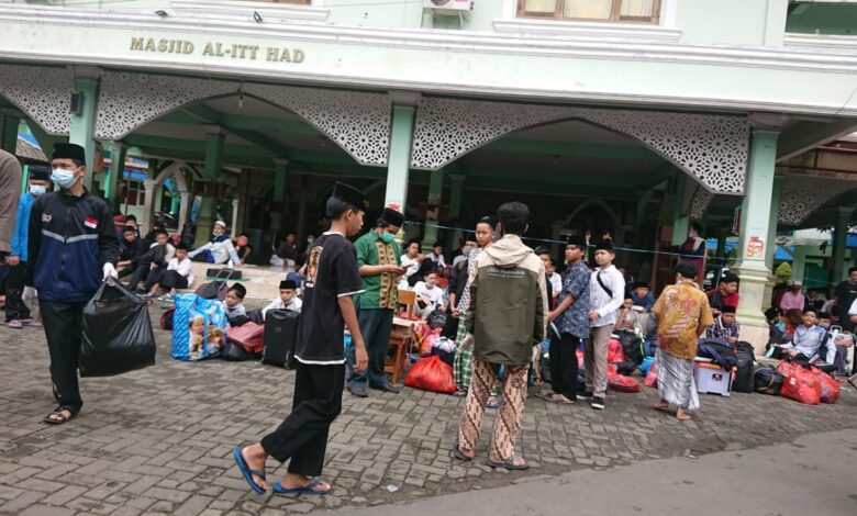Cegah Penyebaran Covid-19, Ribuan Santri Al-Ittihad Dipulangkan Secara Terjadwal