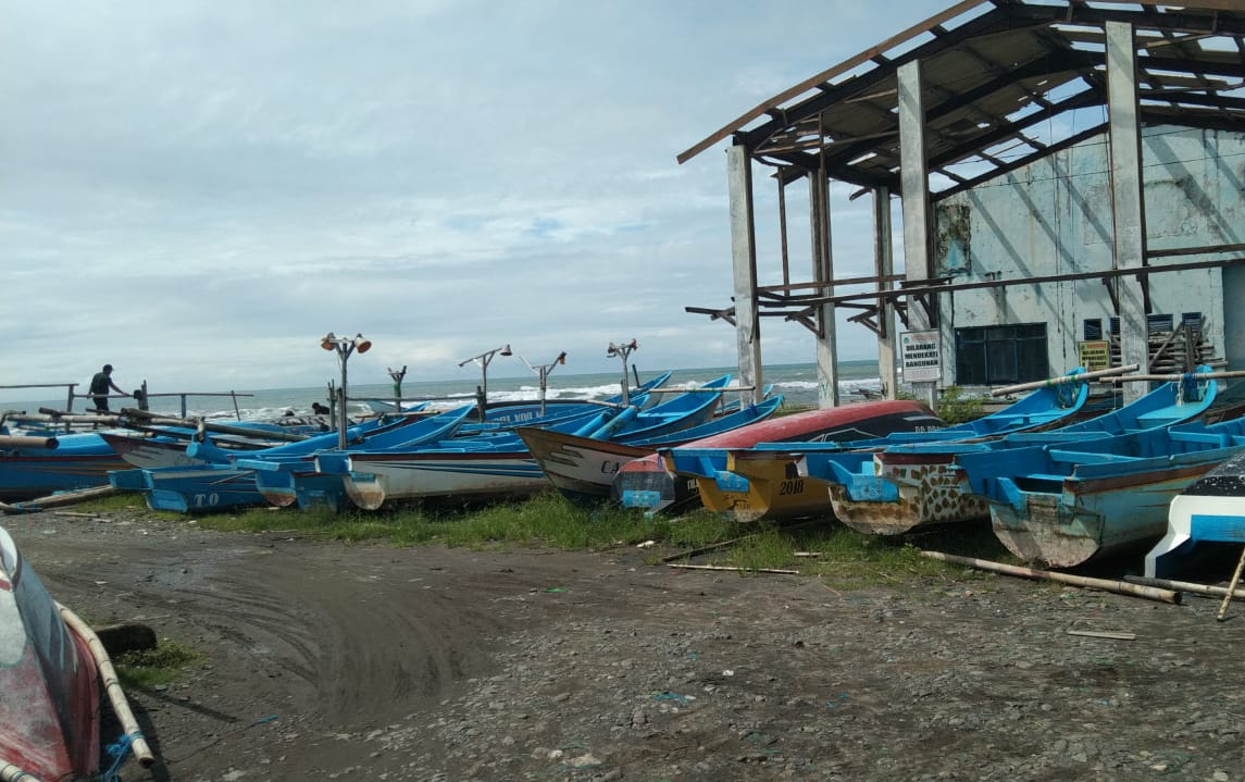 Cuaca Ekstrem, Nelayan Pantai Jayanti Berhenti Melaut dan Ganti Profesi jadi Petani