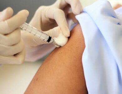 Menkes Pastikan Vaksinasi Covid-19 Akan Dilakukan Pertengahan Januari 2021