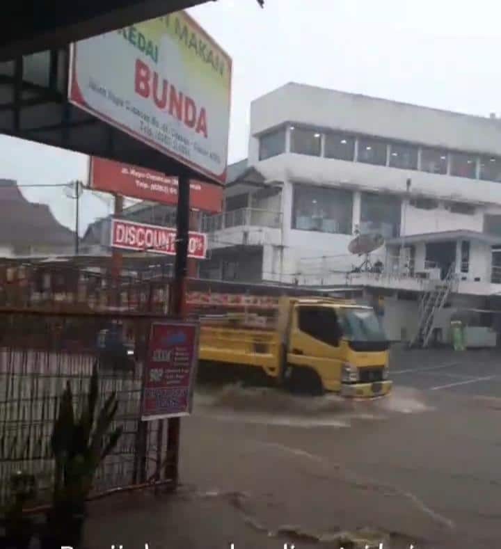 Banjir cipanas pacet