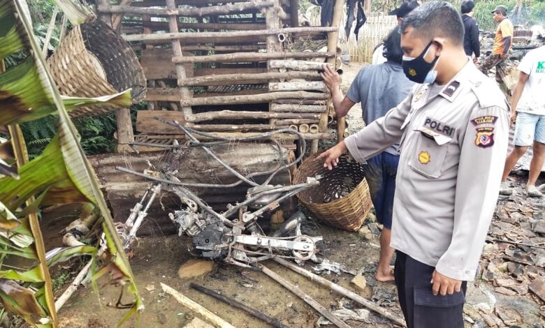 Korsleting Listrik, Enam Rumah Bedeng di Campaka Ludes Terbakar