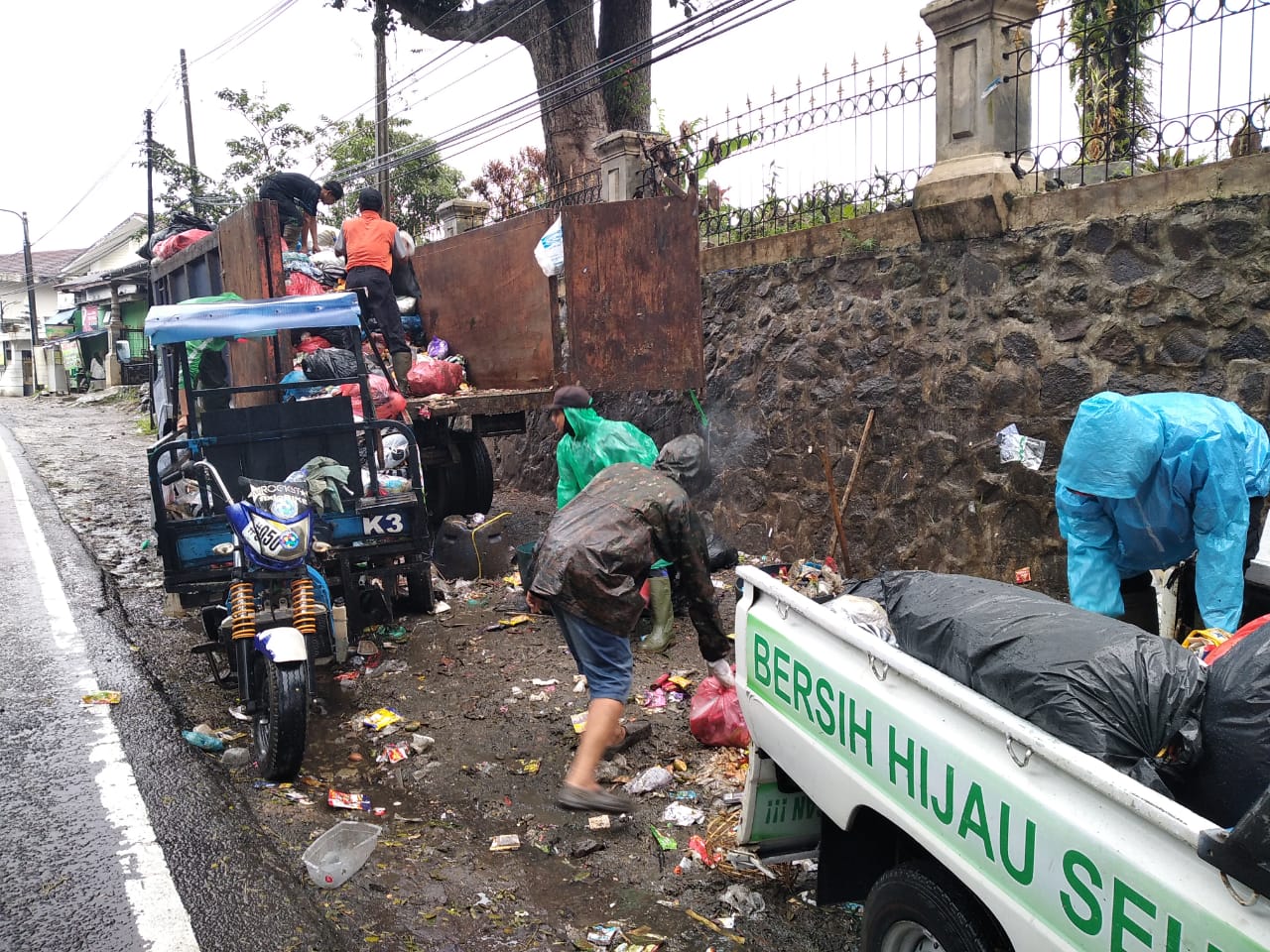 MENINGKAT: Peringatan HPSN semoga bisa menjadi momentum masyarakat untuk semakin peduli pada lingkungan dan membuang sampah pada tempatnya. (Foto: Rendi Irawan/cianjurupdate.com)