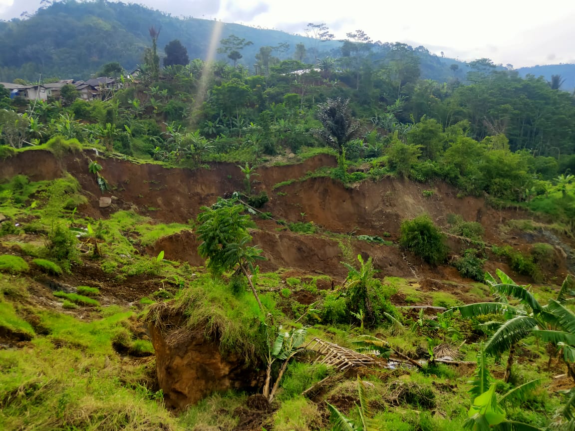 BPBD Cianjur Dirikan Posko Pemantauan di Lokasi Pergerakan Tanah Desa Batulawang