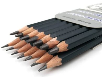 Sejarah Pensil dari Zaman Yunani hingga Modern: Mulai Bentuk Persegi, Bersudut, hingga Bulat