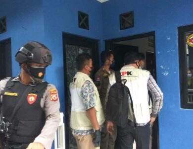 Ungkap Kasus Korupsi Pengadaan Barang Covid-19 di KBB, KPK Mulai Geledah Rumah Aa Umbara