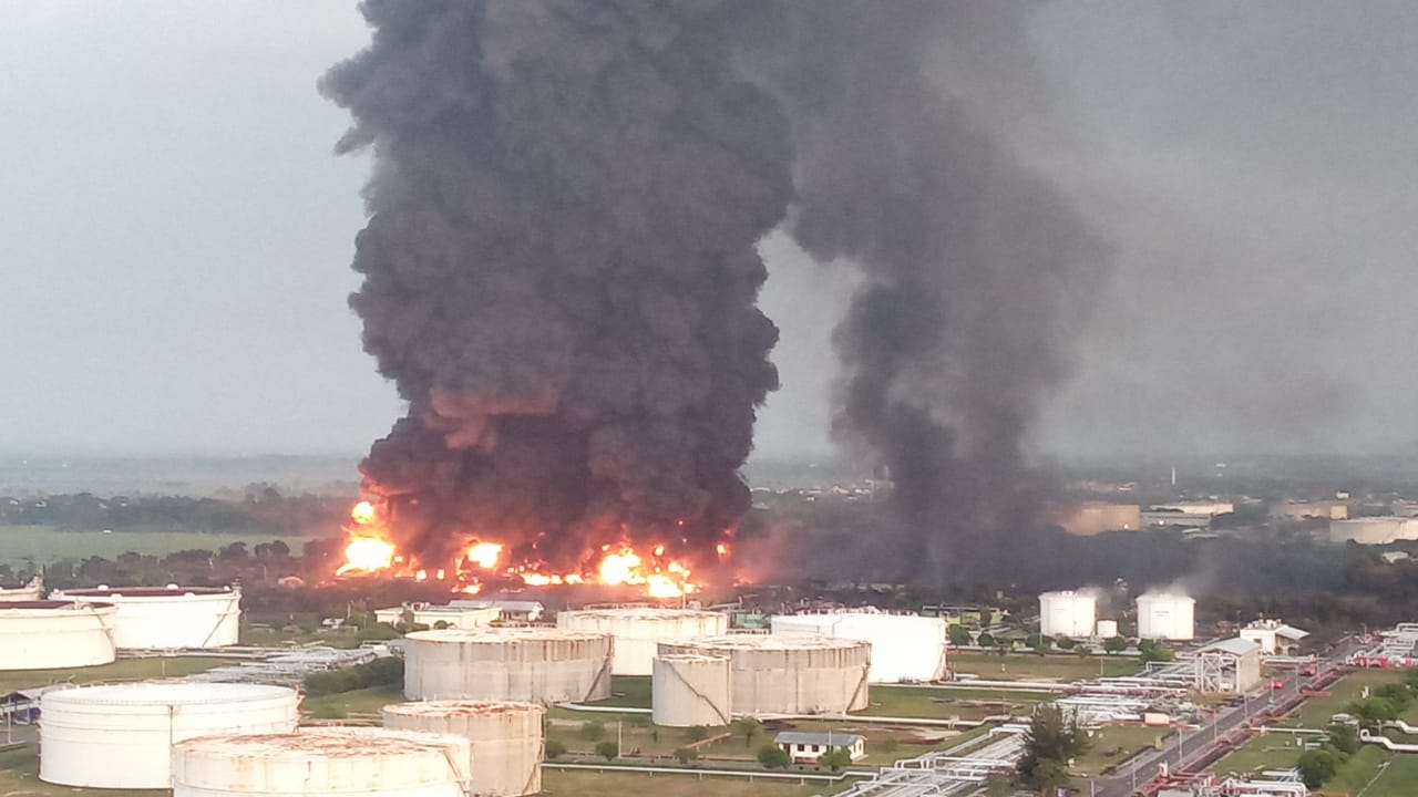 8 Fakta Terkait Kebakaran Dahsyat di Kilang Minyak Pertamina Balongan Indramayu