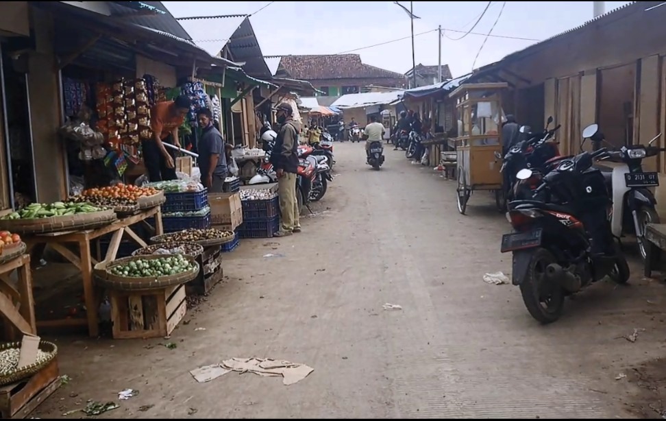 Warga Minta Pengelola Pasar Tertibkan Pedagang yang Masih "Ngeyel" Agar Pindah ke Kios Darurat