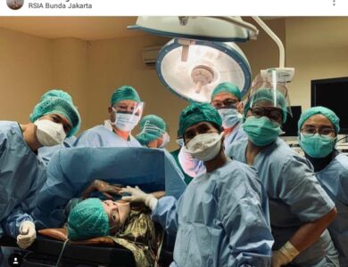 10 Tahun Menanti, Zaskia Sungkar Akhirnya Melahirkan Anak Laki-laki Bernama Ukkasya Muhammad Syahki