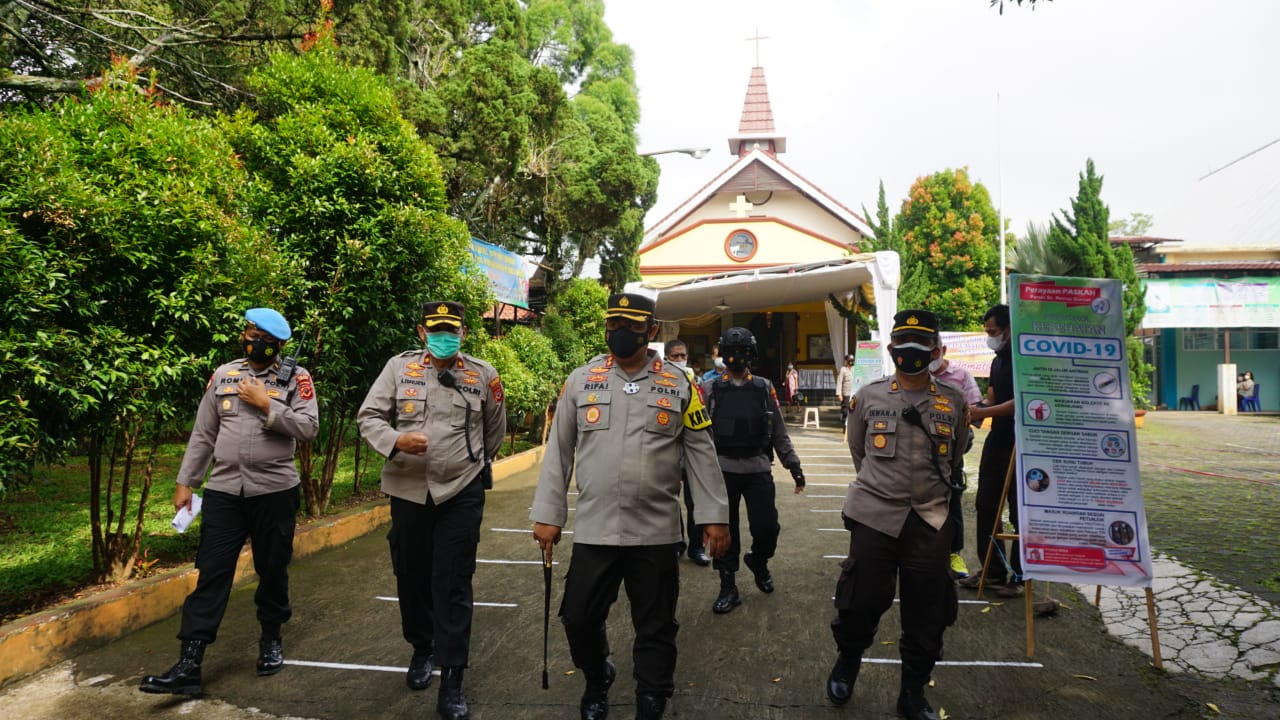 Patroli ke Sejumlah Gereja, Polres Cianjur Pastikan Keamanan Terkendali