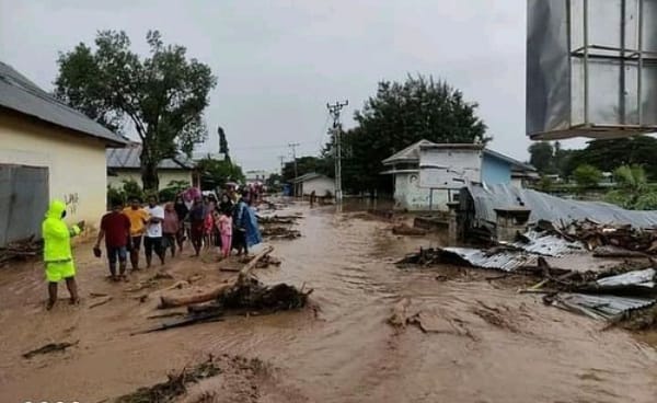 Banjir Bandang Terjang Flores NTT, 54 Orang Meninggal dan Ratusan Rumah Rusak Parah