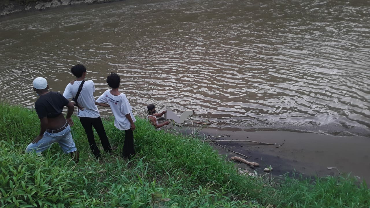 Penemuan mayat membusuk dimakan biawak mengegerkan warga Desa Bunisari, Kecamatan Agrabinta, Kabupaten Cianjur pada Rabu 21 April 2021 petang.