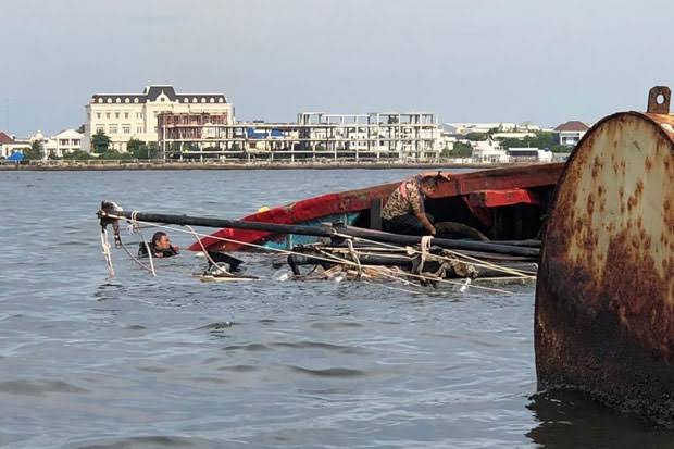 Dua Kapal Laut di Indramayu Tabrakan, 17 ABK Masih Dalam Pencarian Tim SAR Gabungan