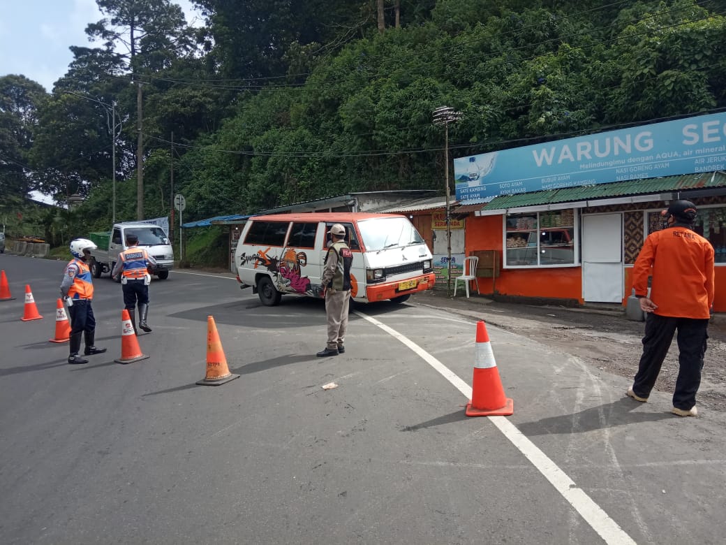 Hari Pertama Penyekatan, Ratusan Kendaraan Terjaring di Perbatasan Cianjur-Puncak