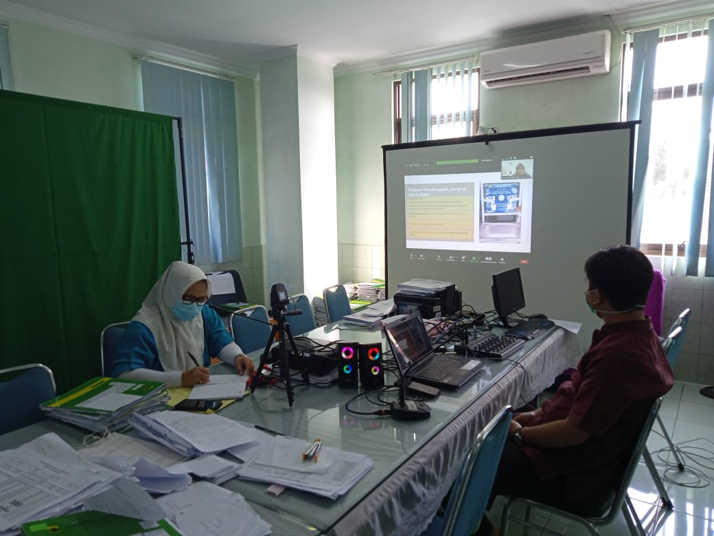 WEBINAR: RSUD Sayang saat melaksanakan webinar pendidikan bersama para guru, tenaga pendidik, dan tim medis puskesmas. (Foto: Riski Maulana/cianjurupdate.com)