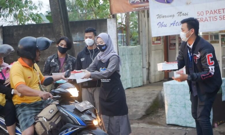 Berkah Ramadan, 32 Cabang Alfamart di Indonesia Serentak Bagikan Paket Berbuka Puasa Gratis