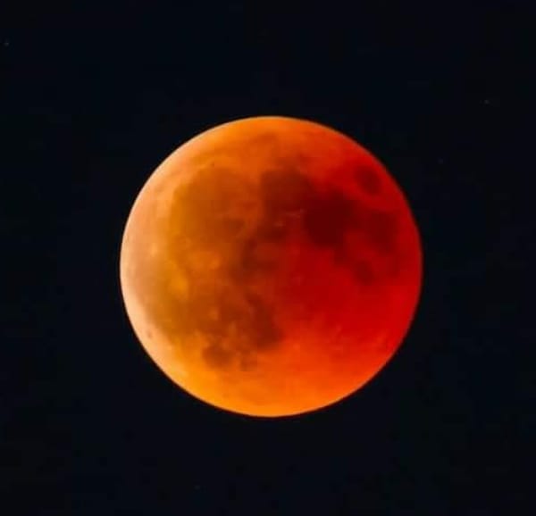 Penampakan Super Blood Moon Akan Muncul Sore Ini