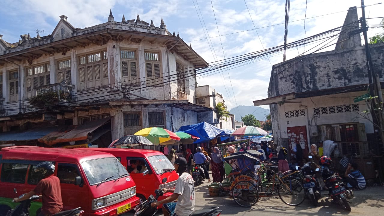 Pasar Kamis Bojongherang Kembali Dibuka, Pedagang Antusias Meski Sepi Pembeli