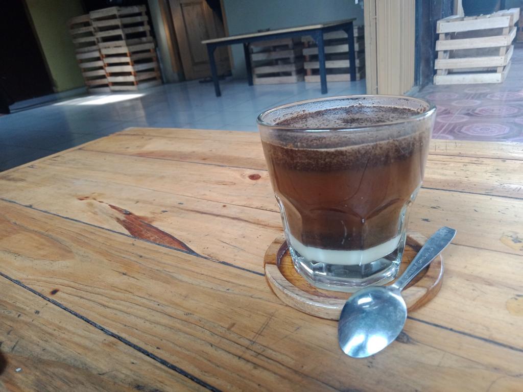 Kedai Kopi Unggun, Suguhkan Konsep Alam yang Asyik Buat Nongkrong