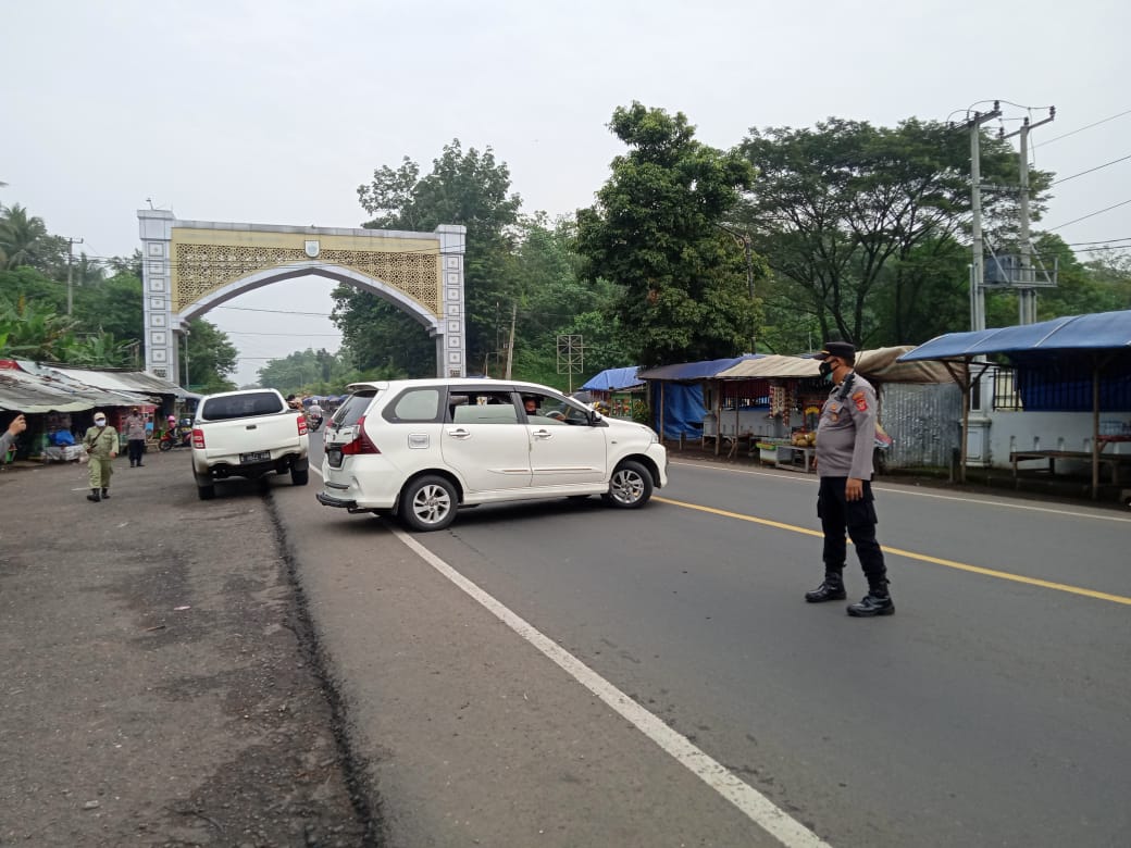 Terjaring Penyekatan, Puluhan Kendaraan di Perbatasan Cianjur-Bandung Diputar Balik