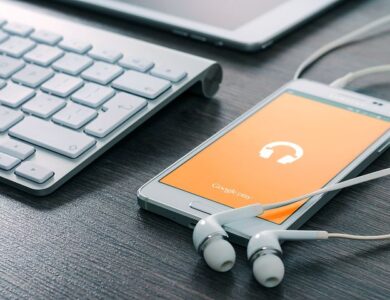 Catat! 42 Lagu yang Dilarang KPI Diputar di Radio, Ada Bruno Mars hingga Ariana Grande