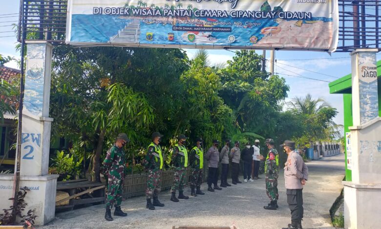 Pantai Cidaun dan Jayanti Tutup, Petugas Gabungan Lakukan Penyekatan