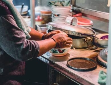 Kisah Endang, Pedagang Bubur yang Didenda Rp5 Juta karena Langgar PPKM Darurat