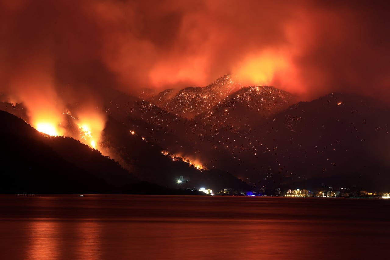 Hutan di Turki Kebakaran, Tagar Pray For Turkey Menggema di Twitter