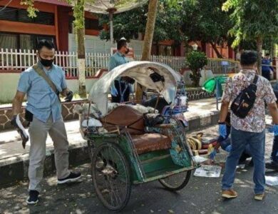 Diduga Iri, Tukang Becak di Trenggalek Tega Bacok Teman Sendiri hingga Tewas