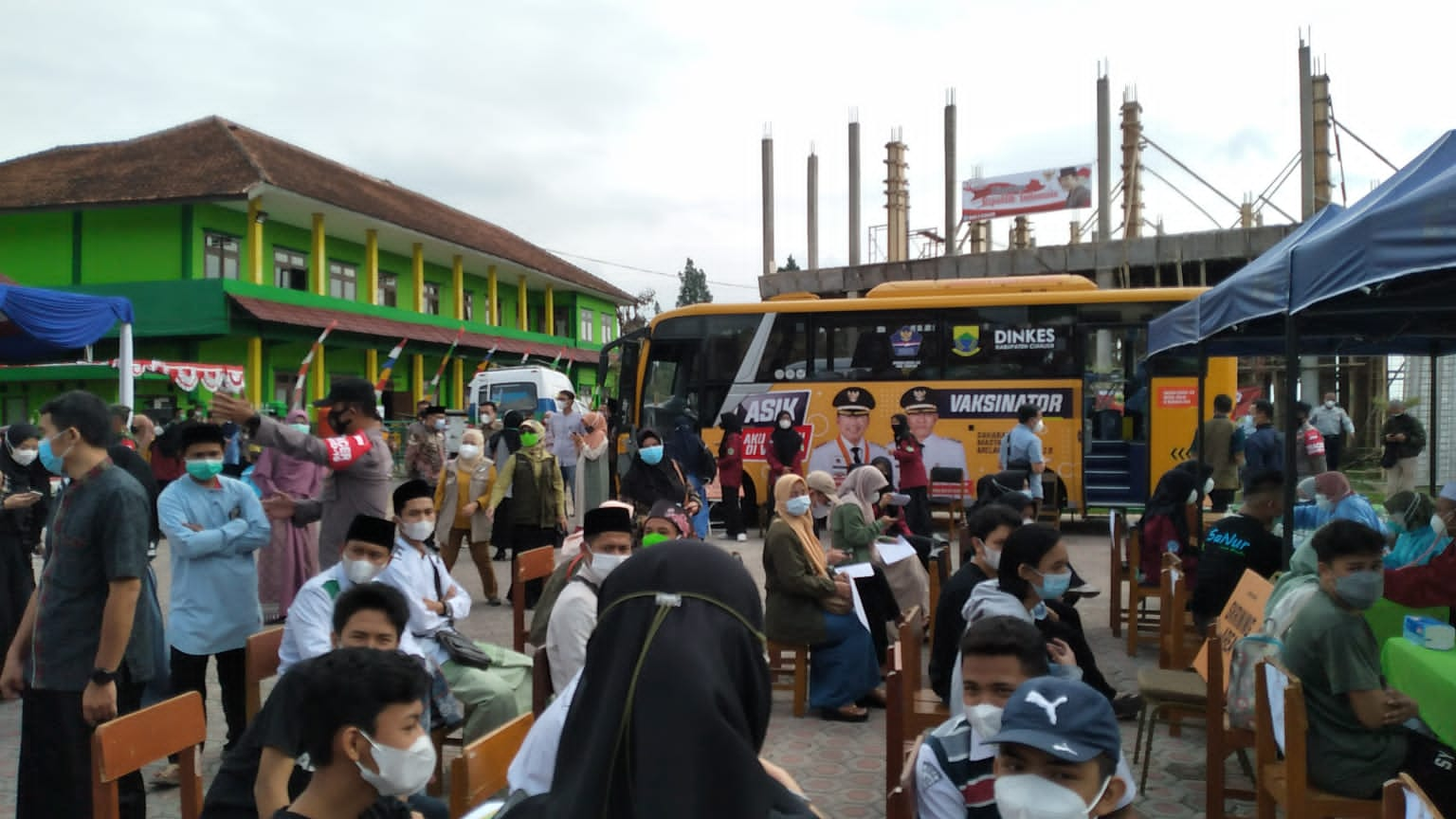 Sasar Remaja, Bupati Cianjur Launching Mobile Vaksinasi Covid-19