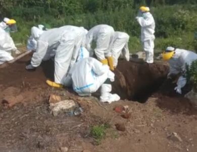 Honor Hasil Pemakaman Pasien Covid-19 Tuai Polemik, Bupati Jember Kembalikan ke Kas Daerah