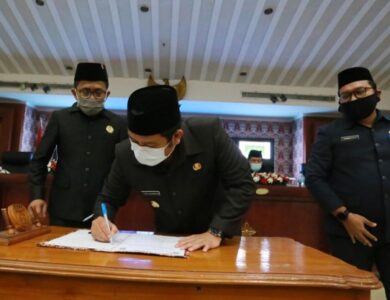 Wow! Baju Dinas DPRD Kota Tangerang Bakal Pakai Bahan Pakaian dari Louis Vuitton