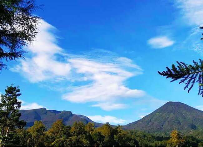 Siap Hiking? Jalur Pendakian Gunung Gede Kembali Dibuka Mulai Besok!