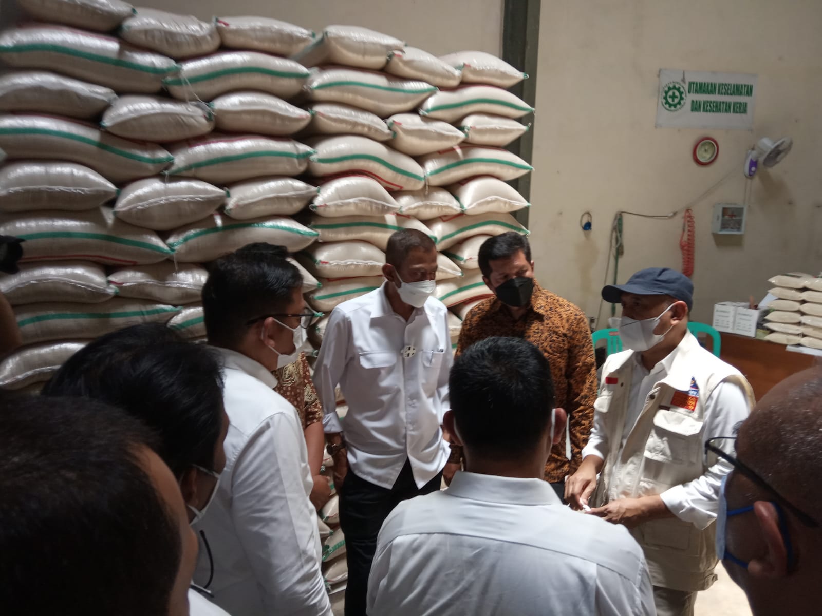 Kunjungi Cianjur, Teten Masduki Ajak Petani Jaga Ketahanan Pangan dengan Masuk Koperasi