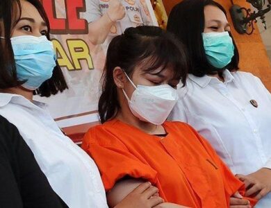 Live Vulgar di Instagram hingga Raup Puluhan Juta, Selebgram RR Ternyata Asal Cianjur!